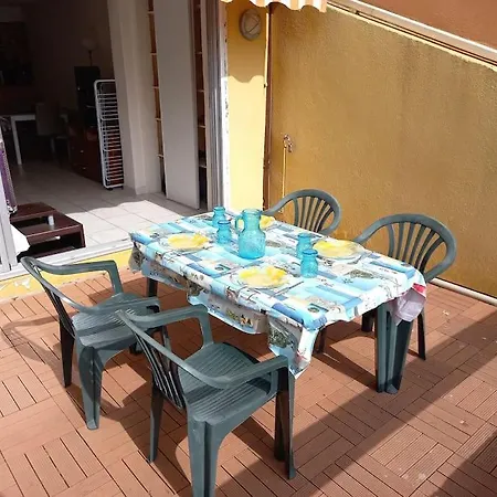 Port Dauphin Ii, T3, 6 Pers, Piscine, Parking, Wifi, Centre Port * Агд