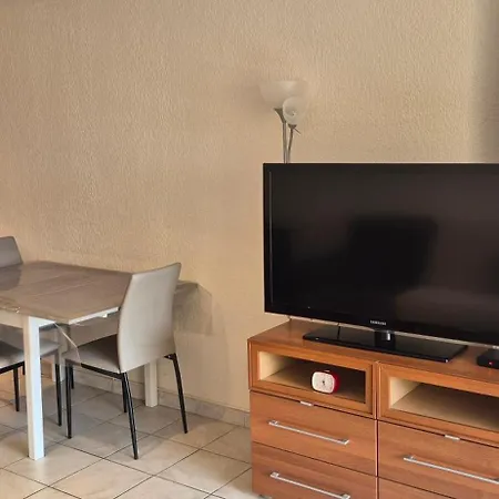 Port Dauphin Ii,t3 Centre Port Avec Parking, Piscine, Clim, Wifi Lägenhet