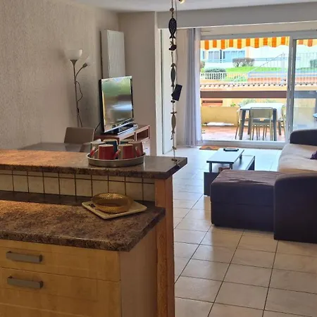 Lägenhet Port Dauphin Ii,t3 Centre Port Avec Parking, Piscine, Clim, Wifi