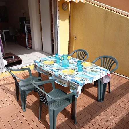 Port Dauphin Ii,t3 Centre Port Avec Parking, Piscine, Clim, Wifi *