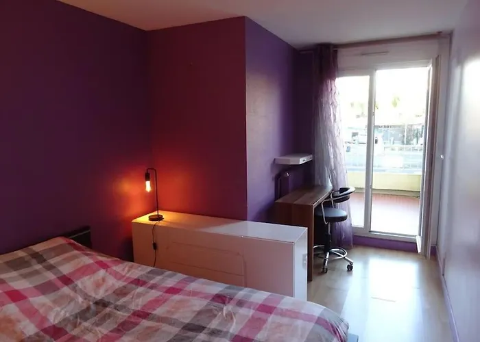 Apartment Port Dauphin Ii,t3 Centre Port Avec Parking, Piscine, Clim, Wifi