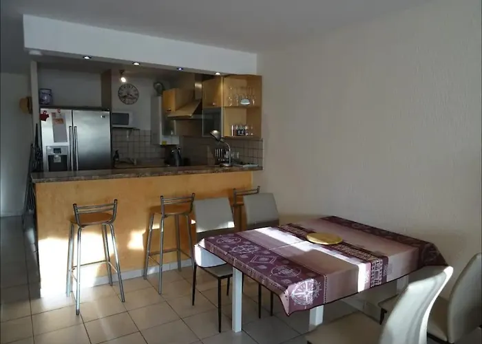 Appartement Port Dauphin Ii,t3 Centre Port Avec Parking, Piscine, Clim, Wifi