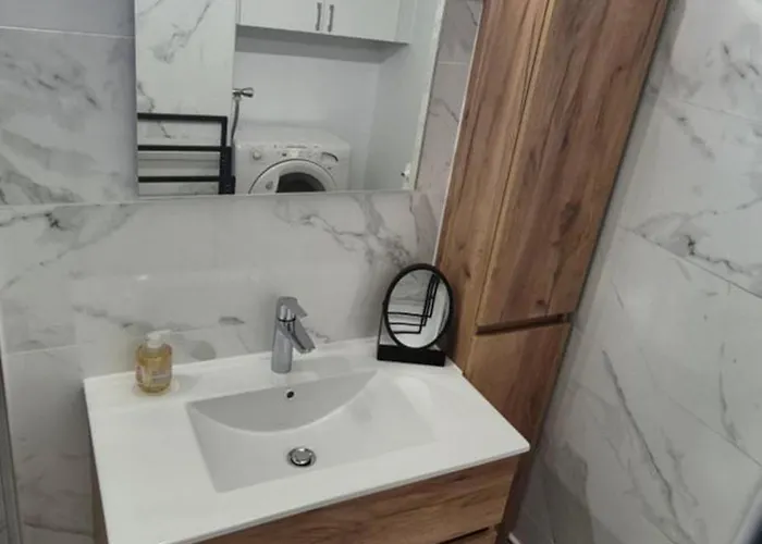 Port Dauphin Ii,t3 Centre Port Avec Parking, Piscine, Clim, Wifi Appartement