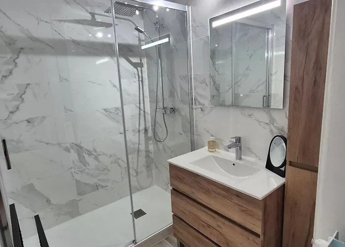 Port Dauphin Ii,t3 Centre Port Avec Parking, Piscine, Clim, Wifi Appartement