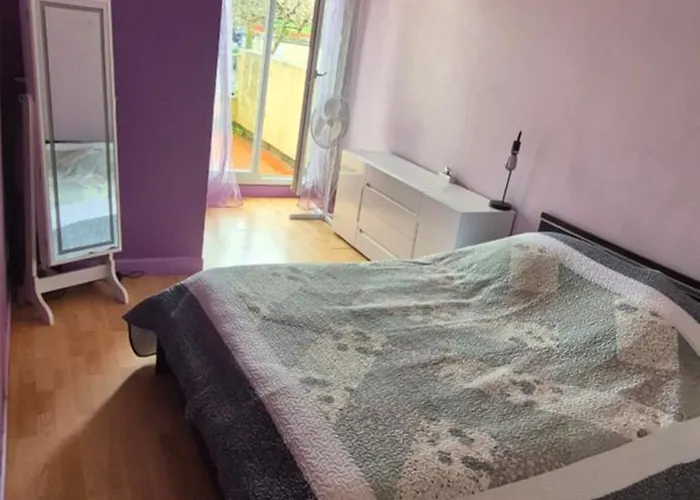 Appartement Port Dauphin Ii,t3 Centre Port Avec Parking, Piscine, Clim, Wifi Agde