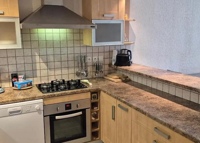 Appartement Port Dauphin Ii,t3 Centre Port Avec Parking, Piscine, Clim, Wifi Agde